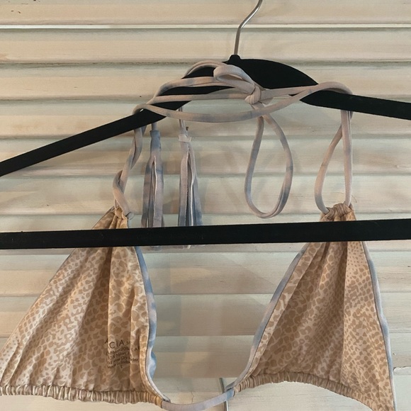 Acacia Cannons Top (L) and Moloka’i Bottom (L) in Shibori - Picture 6 of 6